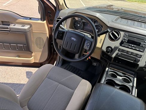 Used 2011 Ford F350 XLT w/ XLT Premium Pkg AWD/4WD image 23