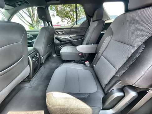 Used 2023 Chevrolet Traverse LT FWD image 24