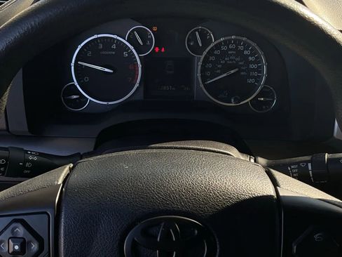 Used 2016 Toyota Tundra SR5 image 31