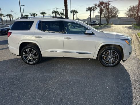 Used 2019 GMC Acadia Denali image 7