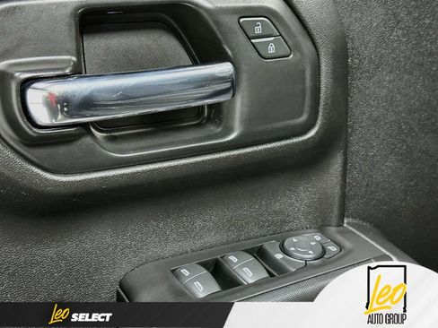 Used 2020 Chevrolet Silverado 1500 Custom Trail Boss w/ Custom Convenience Package AWD/4WD image 21