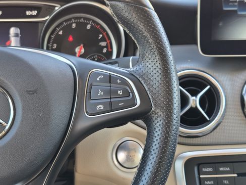 Used 2019 Mercedes-Benz GLA 250 image 40