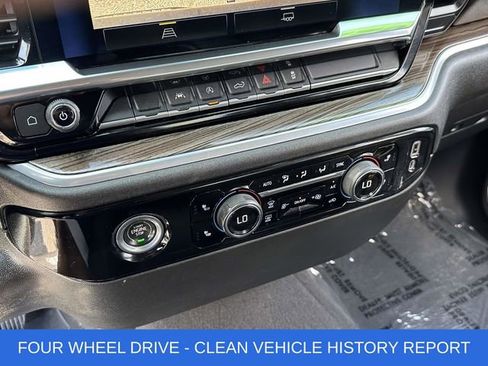 Used 2022 Chevrolet Silverado 1500 LT AWD/4WD image 7