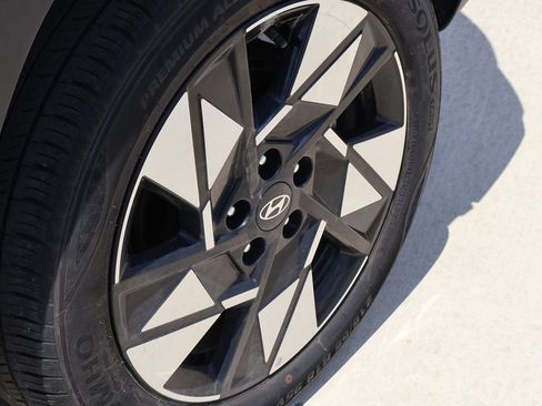 Used 2025 Hyundai Kona SEL AWD/4WD image 37
