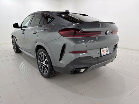 Used 2024 BMW X6 xDrive40i w/ Premium Package image 3