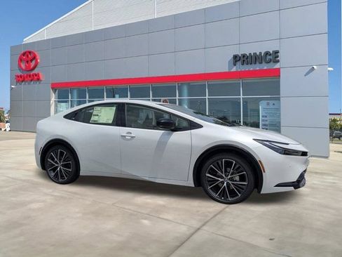 New 2025 Toyota Prius XLE FWD image 2