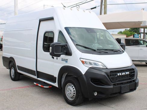 Used 2024 RAM ProMaster 3500 w/ Delivery Van Package FWD image 2