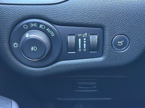 Used 2022 Jeep Cherokee Limited w/ Elite Package image 58