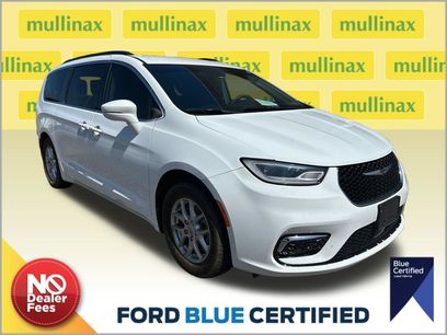 Used 2022 Chrysler Pacifica Touring-L
