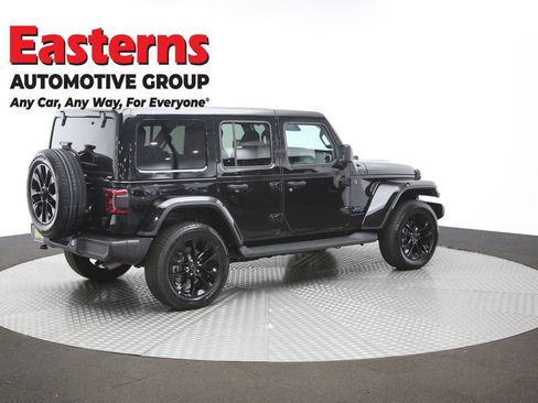 Used 2025 Jeep Wrangler Unlimited Sahara w/ Safety Group AWD/4WD image 43