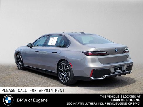 Used 2025 BMW i7 eDrive50 w/ M Sport Package RWD image 5