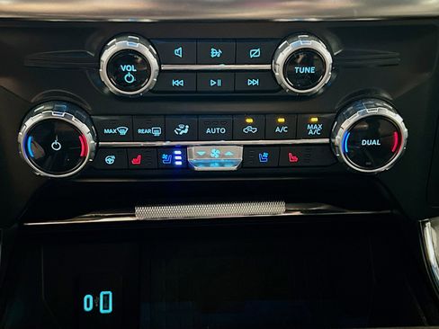 Used 2022 Ford F150 Lariat w/ Equipment Group 502A High AWD/4WD image 12
