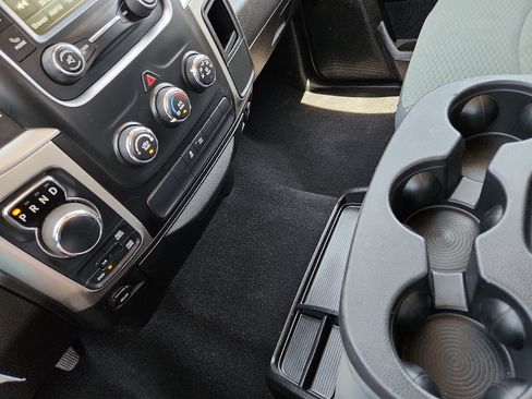 Used 2020 RAM 1500 Classic SLT AWD/4WD image 20