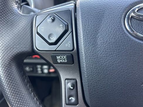 Used 2017 Toyota Tacoma TRD Off-Road AWD/4WD image 21