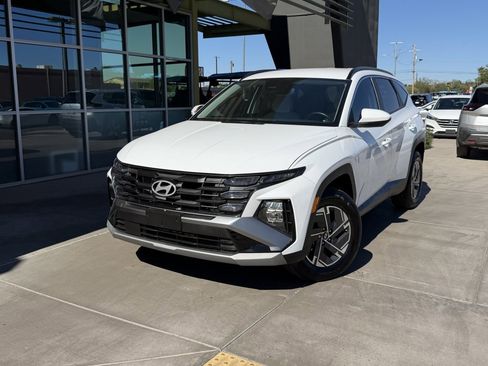 Used 2025 Hyundai Tucson Blue image 2