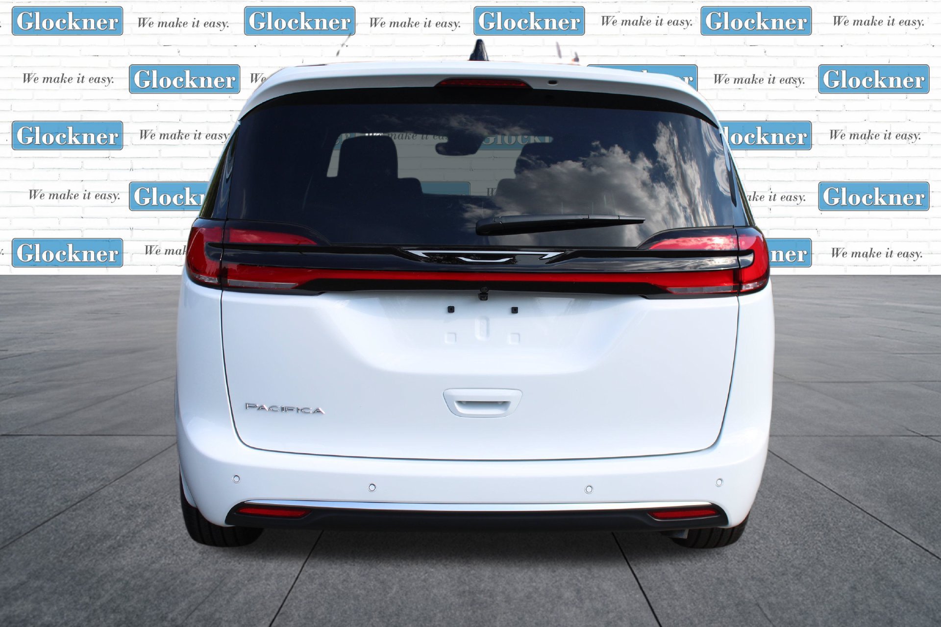 New 2027 Chrysler Pacifica Select FWD image 7