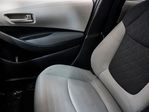 Used 2022 Toyota Corolla LE image 26