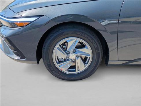 New 2026 Hyundai Elantra SE FWD image 10