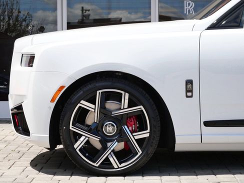 New 2026 Rolls-Royce Cullinan Black Badge AWD/4WD image 12