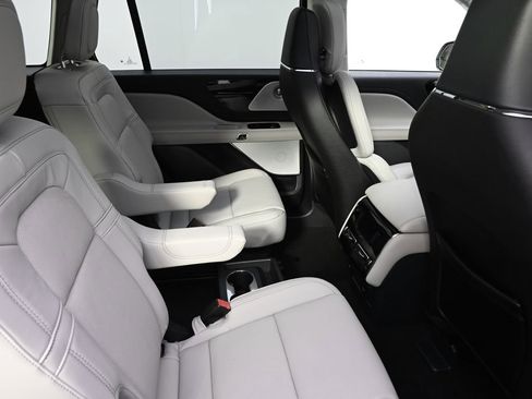 New 2026 Lincoln Aviator Reserve image 18