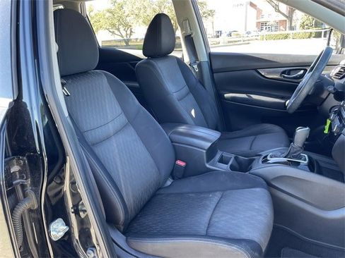 Used 2017 Nissan Rogue S image 25