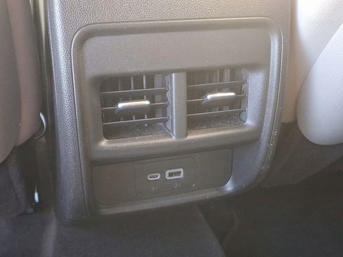 Certified 2022 Cadillac XT4 Luxury image 11