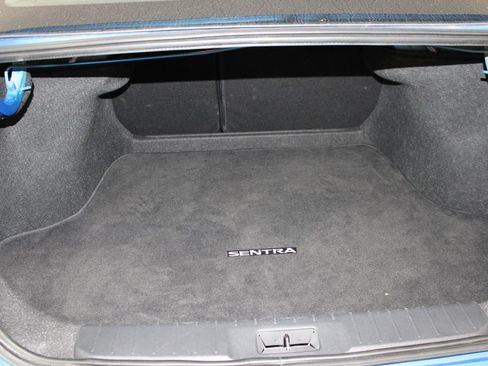 Used 2025 Nissan Sentra SR FWD image 19