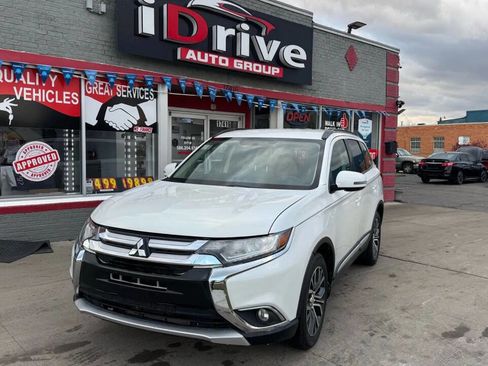 Used 2016 Mitsubishi Outlander SEL image 1