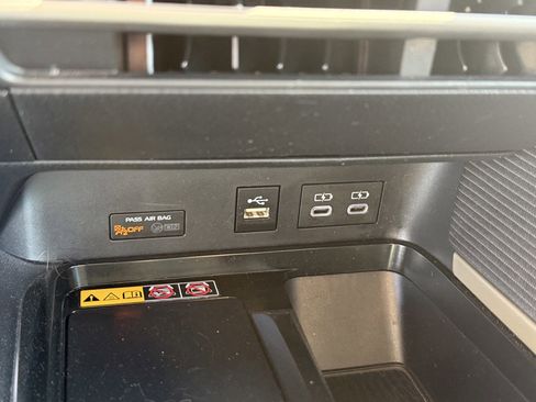 Used 2025 Toyota Camry SE image 14