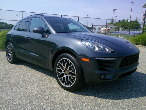 Used 2018 Porsche Macan AWD/4WD image 15