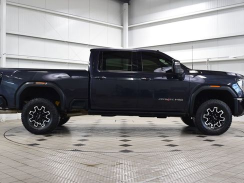 Used 2024 GMC Sierra 2500 AT4X AWD/4WD image 9