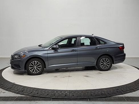 Used 2019 Volkswagen Jetta SE FWD image 4