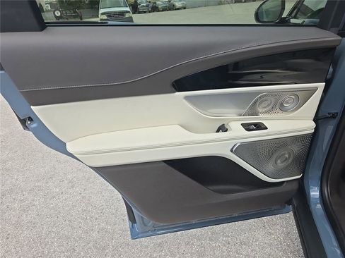 New 2026 Lincoln Nautilus Black Label AWD/4WD image 9