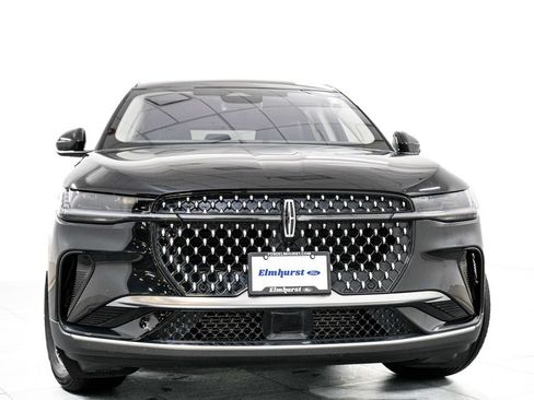 Used 2025 Lincoln Nautilus Premier AWD/4WD image 3