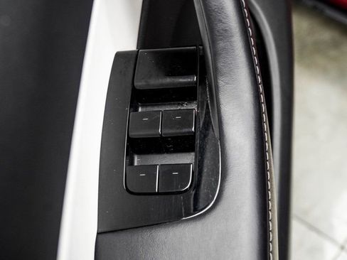 Used 2021 Tesla Model Y Long Range image 30