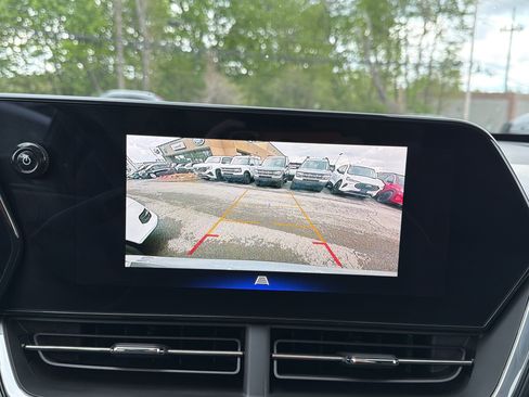 Used 2024 Chevrolet Trax ACTIV w/ Sunroof Package FWD image 19