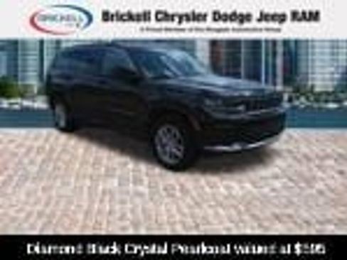Used 2023 Jeep Grand Cherokee L Laredo RWD image 1