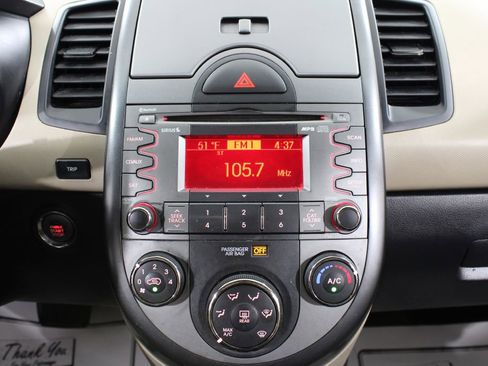 Used 2011 Kia Soul ! image 25