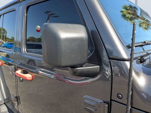 Used 2018 Jeep Wrangler Unlimited Rubicon AWD/4WD image 11