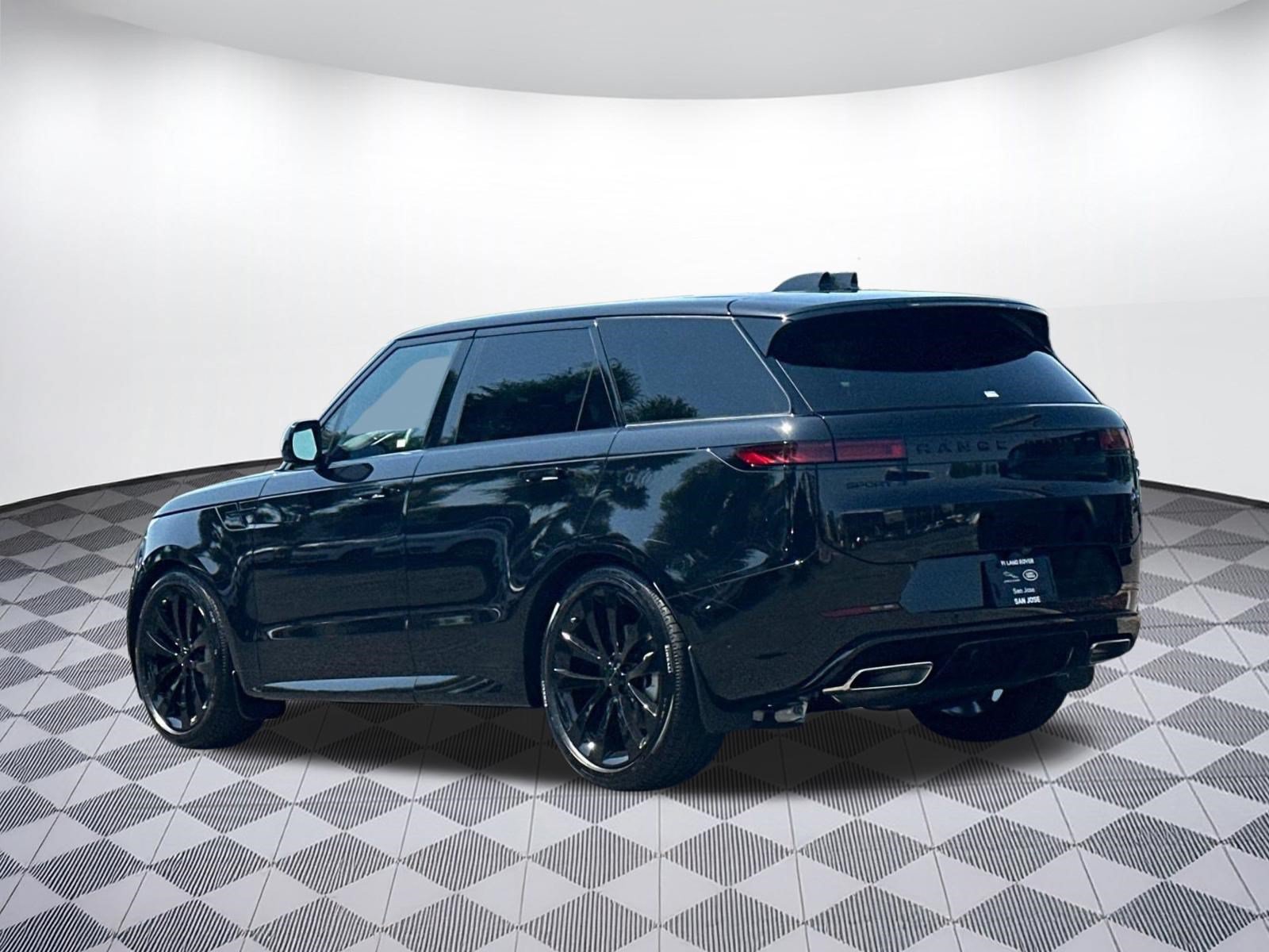 New 2026 Land Rover Range Rover Sport Dynamic SE AWD/4WD image 3