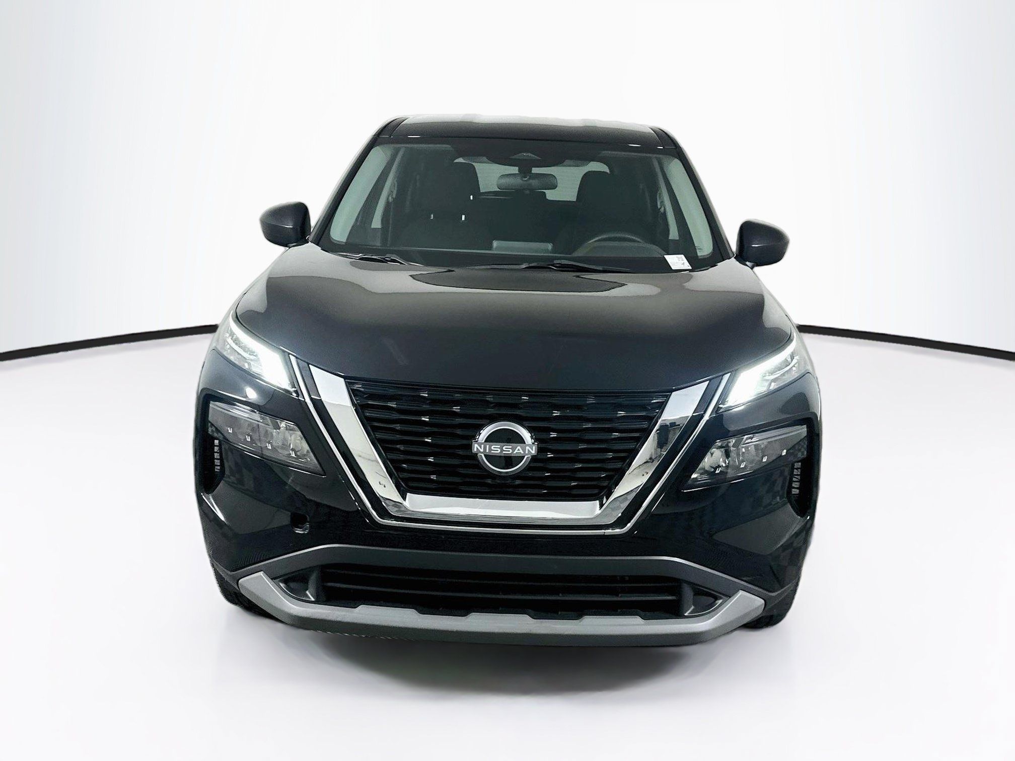 Used 2023 Nissan Rogue S FWD image 2