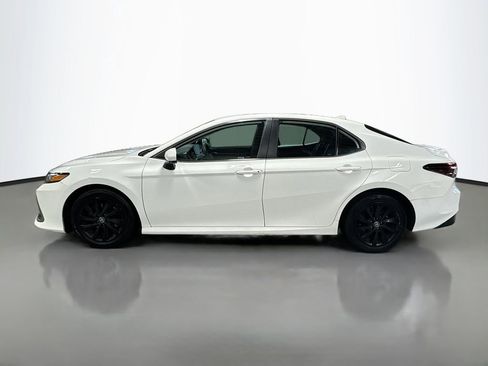 Used 2021 Toyota Camry LE FWD image 10