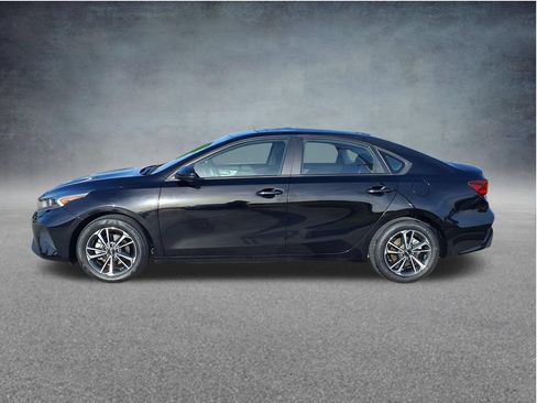 Used 2024 Kia Forte LXS FWD image 5