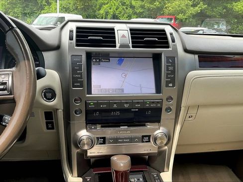 Used 2017 Lexus GX 460 Premium w/ Premium Package AWD/4WD image 15