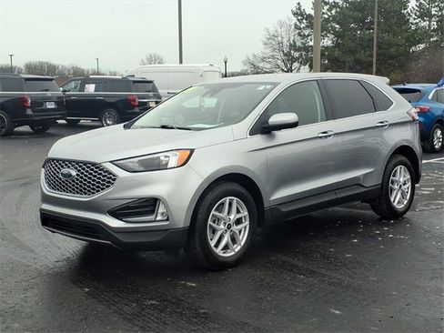 Certified 2023 Ford Edge SEL w/ Convenience Package image 3