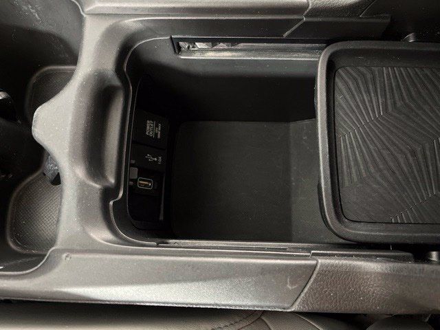 Used 2018 Honda CR-V Touring image 29