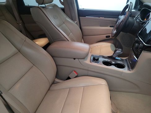 Used 2019 Jeep Grand Cherokee Overland image 21
