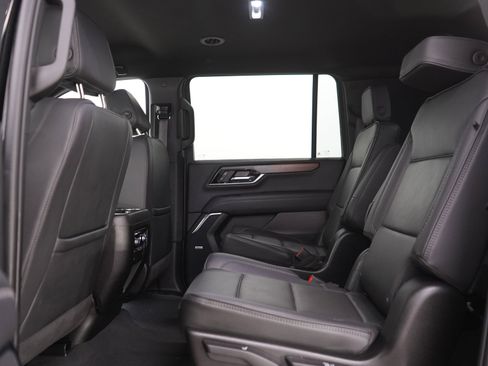 Used 2025 GMC Yukon XL Denali AWD/4WD image 20