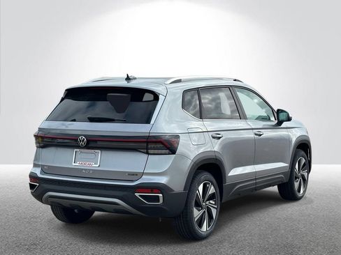 New 2026 Volkswagen Taos SE AWD/4WD image 4
