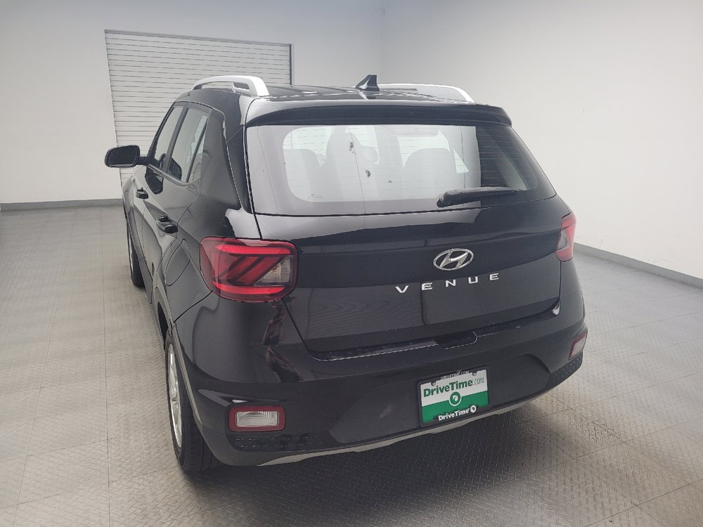 Used 2020 Hyundai Venue SEL FWD image 6